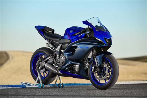Yamaha Yzf R7 Returns For The 2022 Model Year Asphalt And Rubber