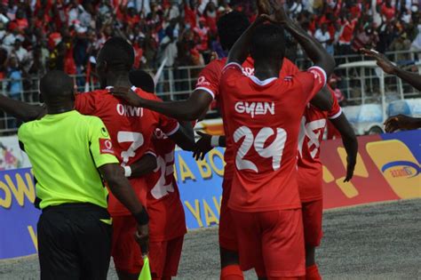 Hata hivyo simba fc ambao walikuwa wenyeji wa kaizer chiefs jijini dar es salaam wameonyesha mchezo wa kasi na kufanikiwa kufunga mabao 3, na kuweza kuwasisimua mashabiki wao waliokuwa. Mnyama 'Simba FC' avutwa mkia Mwanza - Bongo5.com