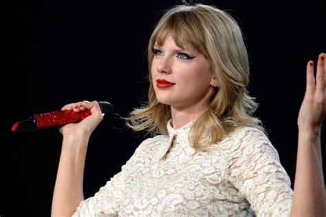 Taylor Swift In Court Over Accusations A Dj Sexually Assaulted Her