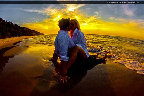 Magiczny Zachód Słońca Romantyczna Sesja ślubna Na Plaży Fotograf Daniel Szysz Fotografik