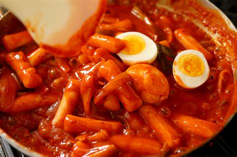Discover Korean Cuisine Through Spicy Rice Cake Tteokbokki Zaffroncuisine