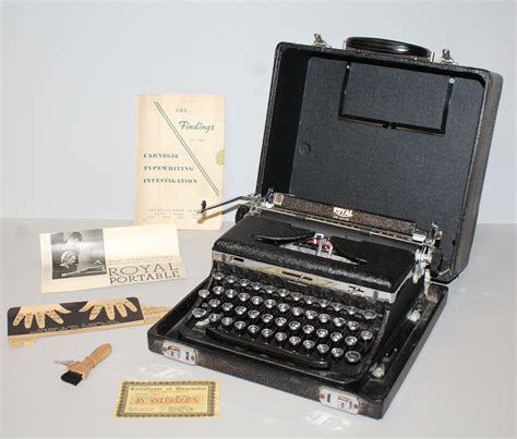 Bargain Johns Antiques Royal Deluxe Portable Typewriter 1937