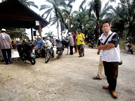Kapanpun antum bisa berziarah kubur. MJ-KAKI CONTENG: ZIARAH KUBUR IBU & AYAH
