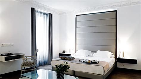 This small bedroom is stunningly elegant. The Challenge Called Small Bedroom - KMP Furniture Blog