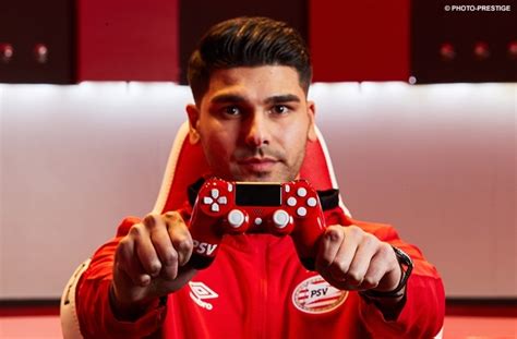 Khabib nurmagomedov gabung klub bola rusia? 5 Klub Sepak Bola Profesional Dunia Ini Bentuk Divisi ...