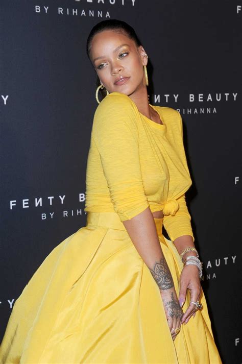 Rihanna Wore The Perfect Yellow Dress