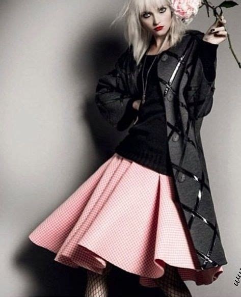 Pink Skirt Moda Edgy Vlada Roslyakova Moda Alternativa
