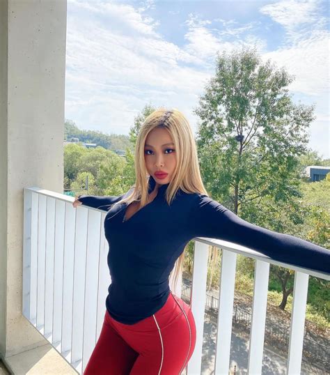 Jessi Shows Off Her Thicc Curves And Says You Can T Refund This View