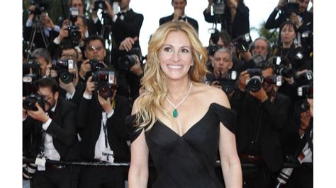julia roberts life was fulfilled after redhead son was born 8days
