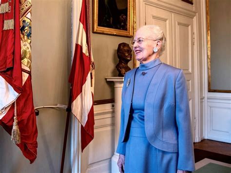 Empfang Im Parlament Und Friedhofsbesuch K Nigin Margrethe Ii Von