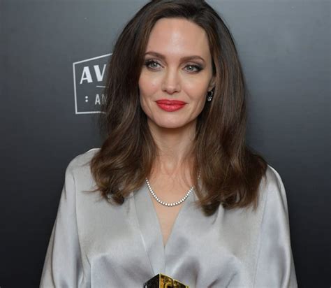 Angelina Jolie At Hollywood Film Awards 2017 Popsugar Celebrity