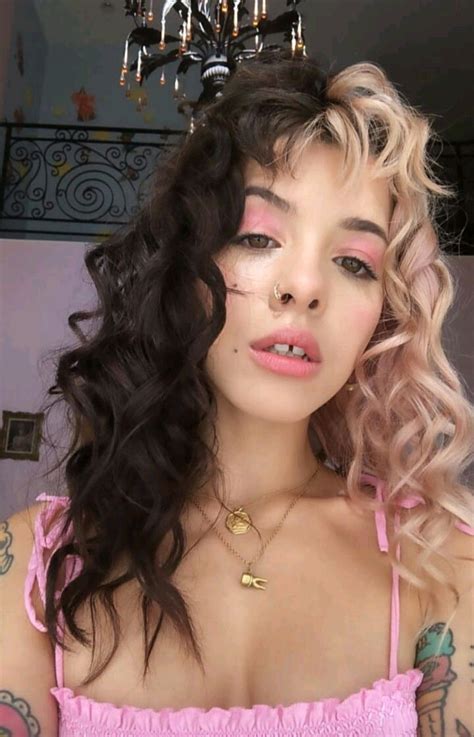 Curly 👄💘💘💘💘💘💘💘💕💕💕🧚‍♀️💕💖💖💕💖💕💖💕💖💕💖💖💕💕 Melanie Martinez Makeup Melanie