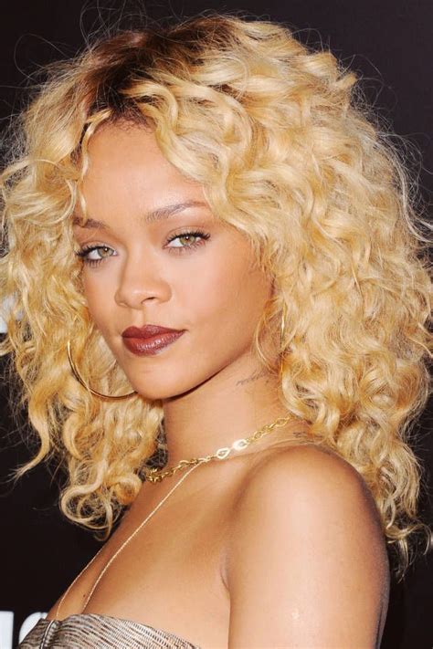 The 30 Best Hairstyles For Curly Hair Rihanna Hairstyles Long Hair