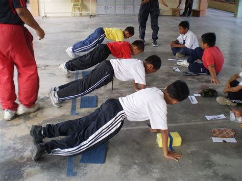 Tekan tubi ( 1 minit ). PERMAS IV: Ujian Kecergasan Fizikal Murid ( SEGAK )