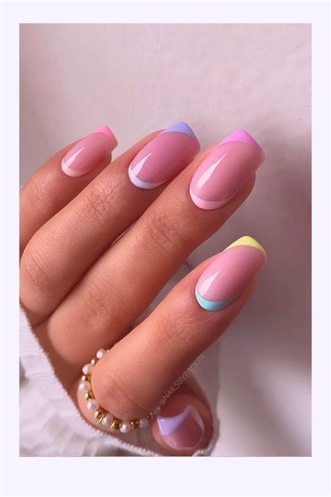 35 Most Beautiful Pink Flower Short Nail Designs For Summer 2021