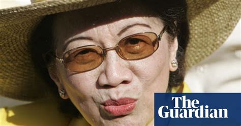 Toen corazon aquino president werd, erfde ze een economie die failliet was en vol schulden zat als gevolg van twintig jaar wanbestuur en in antwoord op oproepen tot landbouwhervormingen vaardigde president aquino op 22 juli 1987 presidentiële proclamatie 131 en uitvoeringsbevel 229 uit, waarin. Corazon Aquino | President of the Philippines, 1986-92 ...