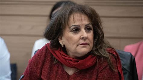 הזכות למענק של 1,200$ ויותר אם אתם הורים. רשות המסים תגבש פתרון לעצמאיות שלא זכאיות למענק כי היו ...