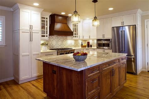 Examine the wood of the cabinet doors and cabinets: Kitchens | Triple Crown Cabinetry & Millwork