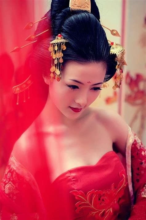 Pin By T October On Beauty Of China Asian Beauty Chinese Bride Traditional Chinese Wedding