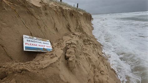 Sand Dunes Collapse Into Sea At Elouera Beach With Erosion Expected To