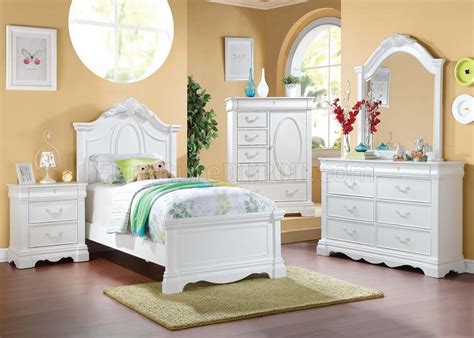 Use incense, candles, potpourri or another scent. 30235 Estrella Kids Bedroom in White by Acme w/Options