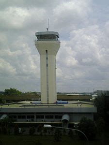 2.1 definisi lapangan t erbang 2.2 kepentingan tenninal lapangan terhadap ekonomi sektor kedua 2.3 pengenalan kepada lapangan terbang antarabangsa kuching (kia) 2.4 kemudahan yang di sediakan bab 3 reka bentuk kerusi menunggu dilapangan terbang antarabangsa kuching. Lapangan Terbang Antarabangsa Kuching - Wikipedia Bahasa ...