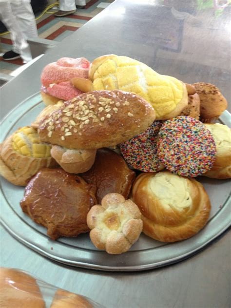 Types Of Pan Dulce Mexican Sweet Breads Mexican Pastries Mexican Sweets