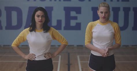 4 Betty And Veronica Riverdale Costumes To Do With Your Bff This Halloween