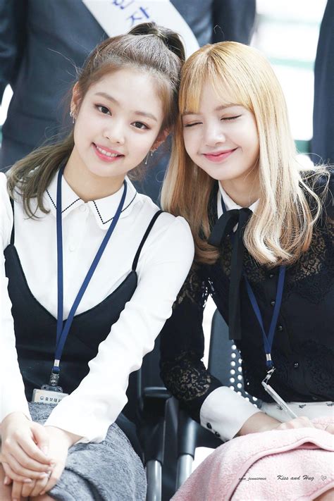 Jennie And Lisa Blackpink Fashion Black Pink Kpop Blackpink