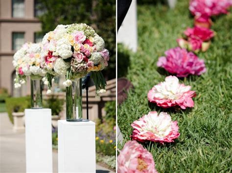 10 Creative Ways To Line The Wedding Ceremony Aisle Onewed