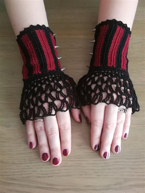Gothic Victorian Short Fingerless Gloves Halloween Costume Accessory Crochet Mittens Pattern