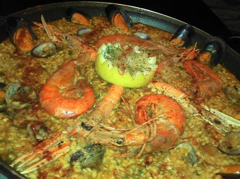 Check spelling or type a new query. Platos Papay: Paella de marisco.
