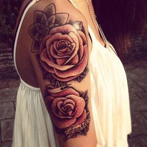 Upper Arm Tattoo Roses Cool Eyecatching Tatoos
