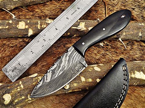 75 Compact Skinning Knife With 4 Full Tang Damascus Steel Blade