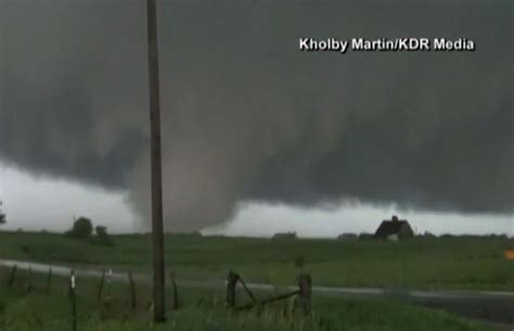 Tornados Hit Illinois Towns No Significant Injuries