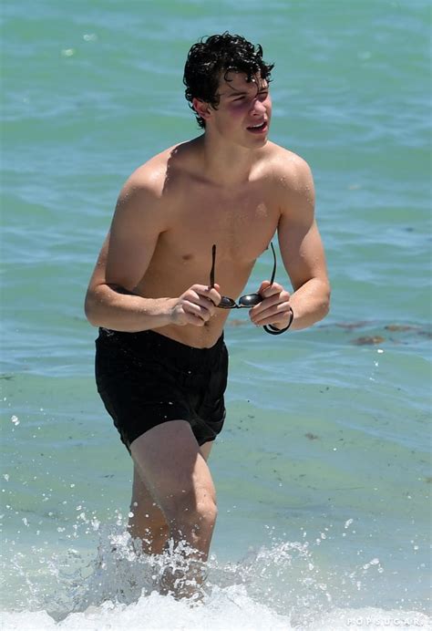 shawn mendes shirtless in miami pictures july 2017 popsugar celebrity photo 2
