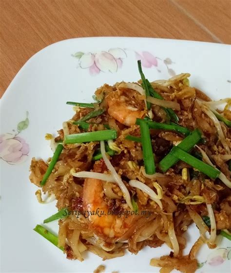 Char kuey teow vegetarian paling sedap | vegetarian fried kuey teow ( original recipe ) char kuey teow is a flat. My Kuali: Kuey Teow goreng simple