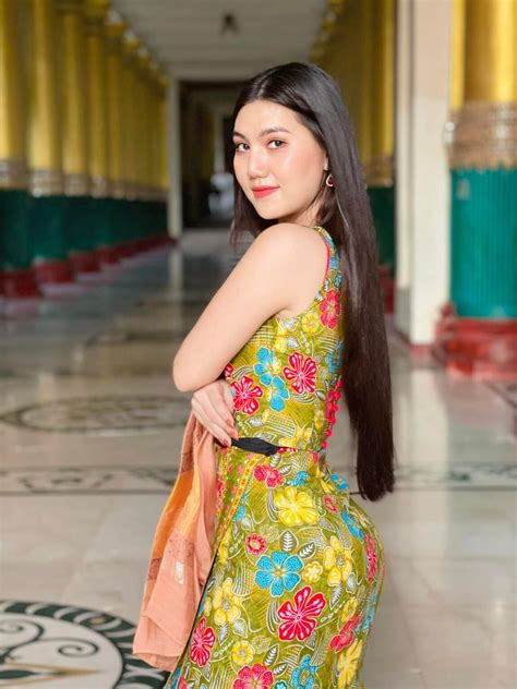 Myanmar Model Wyne Wyne Looks Gorgeous In Burmese Attire Myanmar