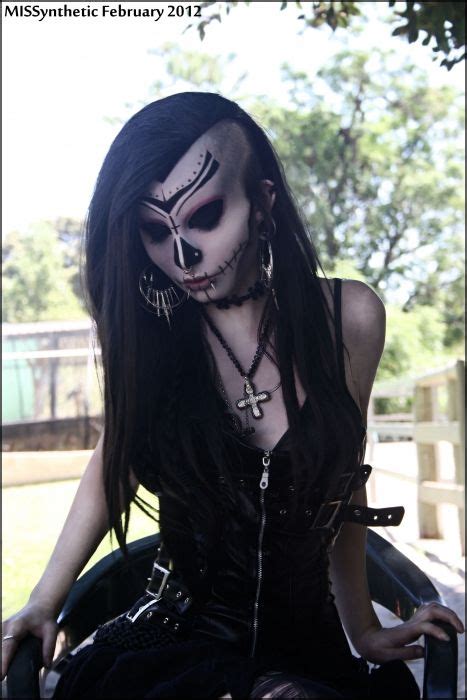 vampirefreaks model and goth girl extraordinaire showing off some excellent face make up goth