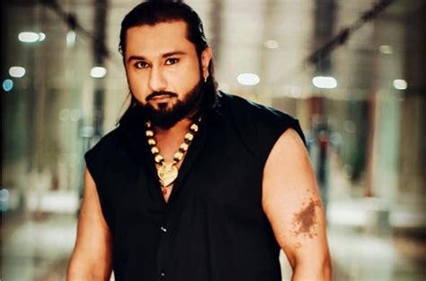 Yo Yo Honey Singh Announces His Next Solo And Creating Waves Across Social Media