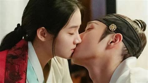 Spoilers Kim Young Dae Dan Park Ju Hyun Berbagi Ciuman Pertama Penuh