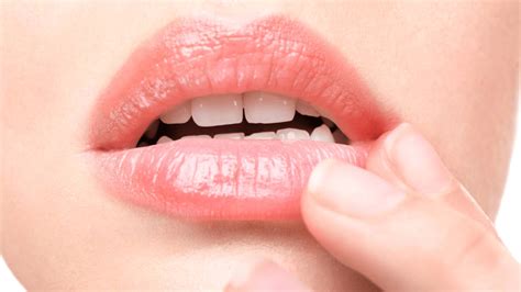 唇部护理！教你如何唇部干燥、起皮、暗沉、唇纹深等问题！嘴唇时候活动