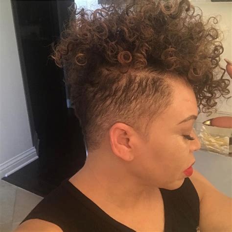 We provide easy how to style tips as well as letting you know which hairstyles will match your face shape, hair texture and hair density. Tisha Campbell Martin Rocking A New Short Do Pics ...