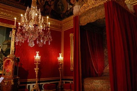 The palace of versailles had fairly humble beginnings. palace of versailles, kings bedroom, paris | King bedroom ...
