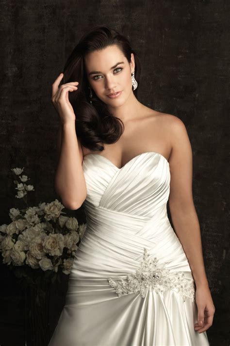 Are you prepared to make that terrific first impression? 20 Wedding Dresses for Curvy Women Ideas - Wohh Wedding