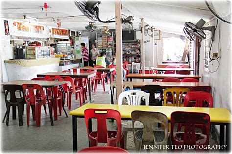 One Of Few Remaining Kampung Coffee Shops In Singapore 398 Canteen