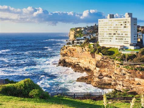 Apartment Building On Vaucluse Cliffs Sydney Australia Editorial