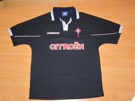'royal celtic club of vigo'), commonly known as celta de vigo or simply celta, is a spanish professional football club based in vigo, galicia, that competes in la liga, the top tier of spanish football. Celta Vigo Away football shirt 1997 - 1998.