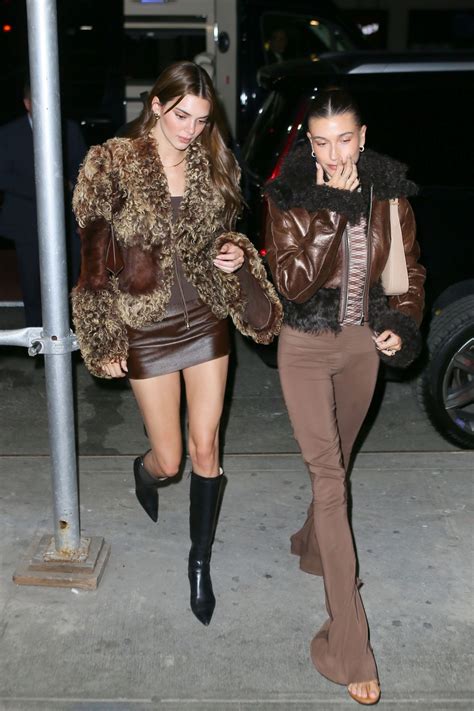 KENDALL JENNER And HALEY BIEBER Out For Dinner In New York 04 30 2022