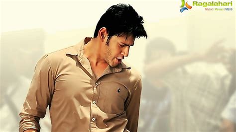Mahesh Babu Returns From Pune After Completing The Song Shoot For Svsc